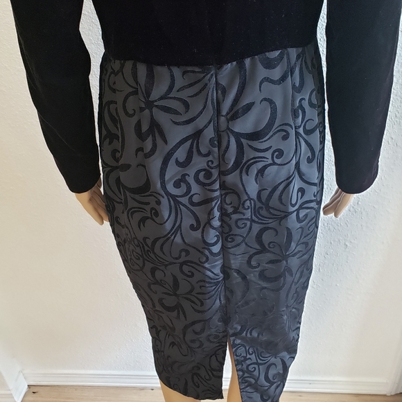 Susan Bennet VTG Velvet Bow Dress - Picture 4 of 12